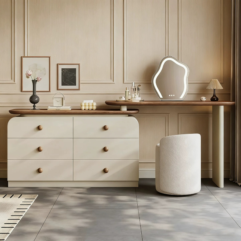 Beauty Without Makeup - Coiffeuse de chambre de style Mid-Century,