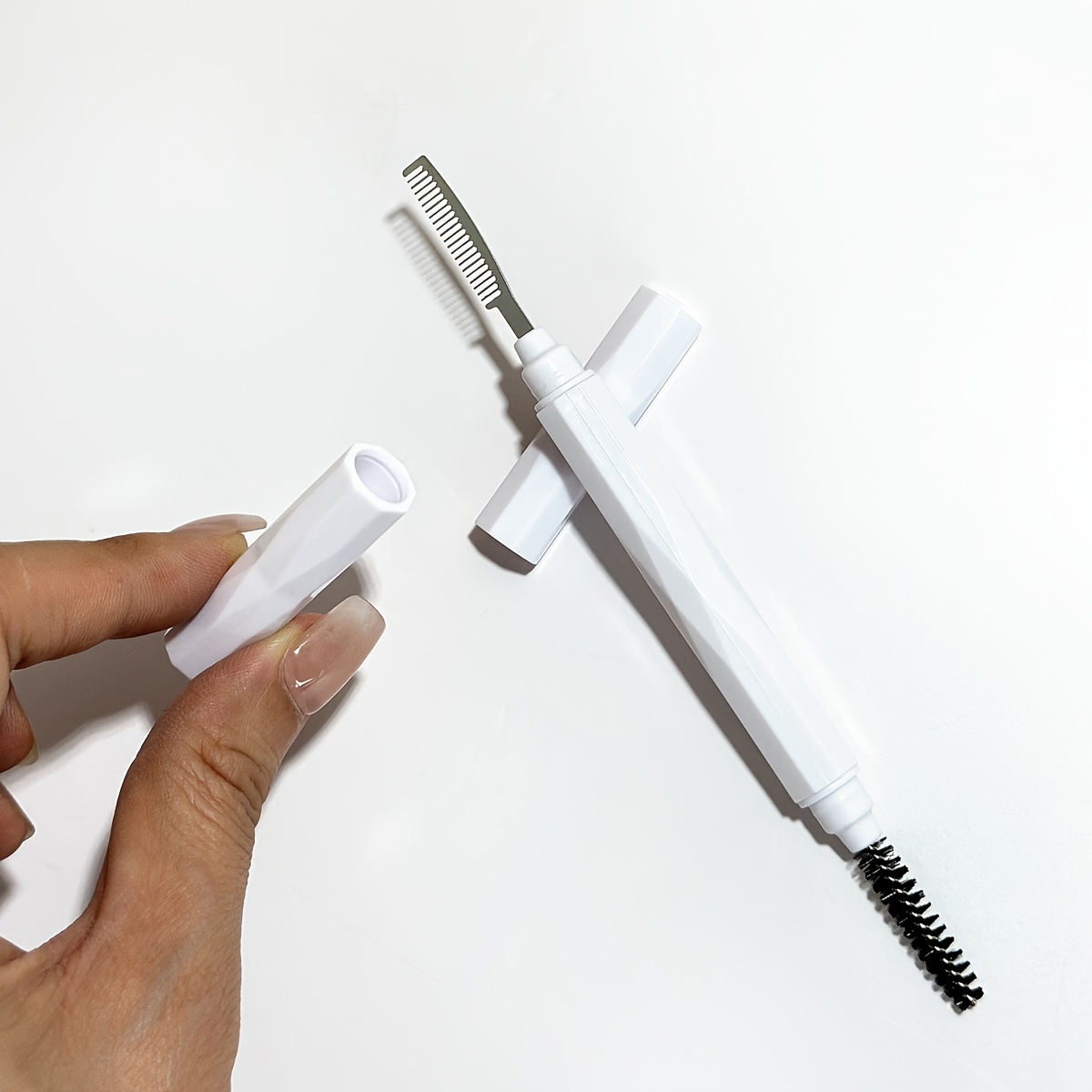 Peigne à sourcils et à cils à  - Beauty Makeup Wholesale avis et prix
